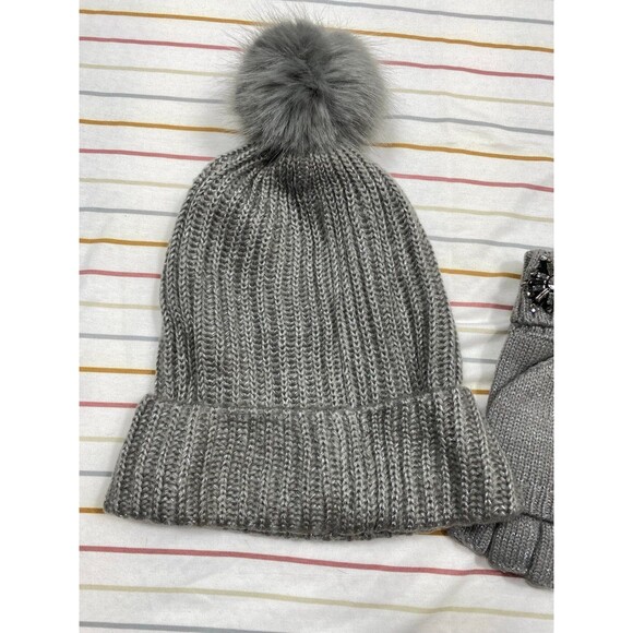 Victoria’s Secret Winter Angel Beanie & Glove Set – Gray main image 6